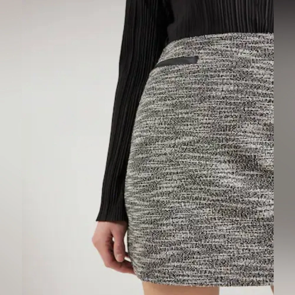 Loft women’s size 0 black/cream woven tweed skirt‎
